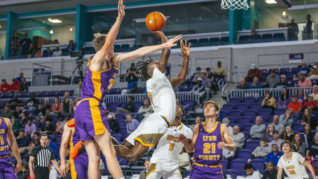 UNC basketball recruiting prospect Caleb Holt